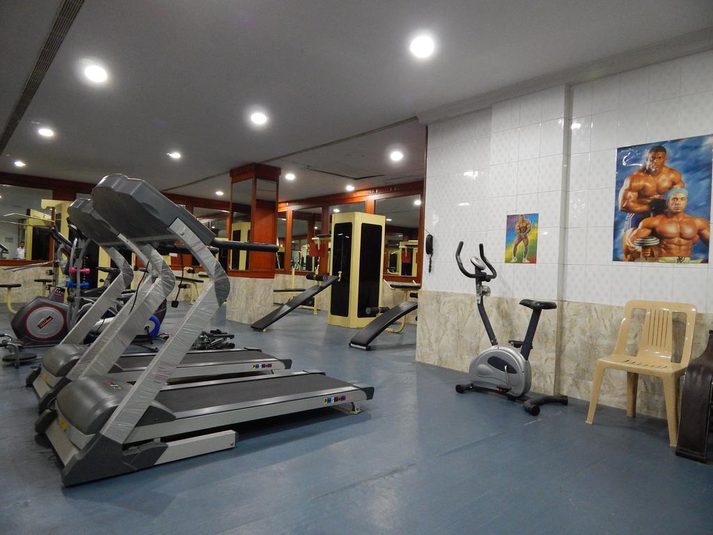 费明纳酒店 Tiruchirappalli 外观 照片