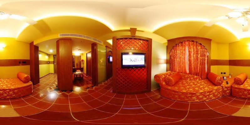 费明纳酒店 Tiruchirappalli 外观 照片
